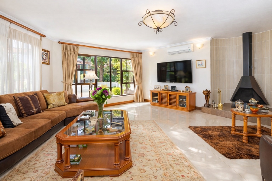 5 Bedroom Property for Sale in Caribbean Beach Club North West